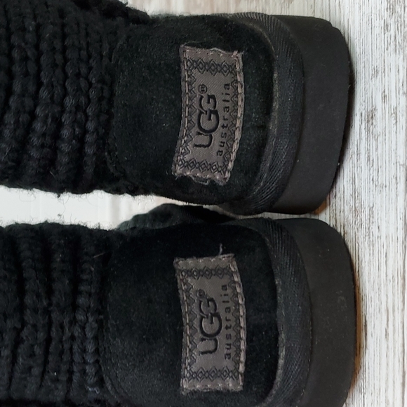 UGG Australia Classic Cardy 5649 Black Crochet Little Girls 9 - Picture 9 of 12